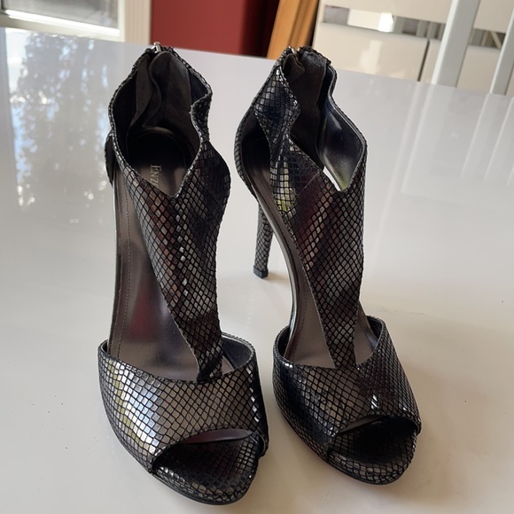 Enzo Angiolini Size 8 Metallic Grey/Black Heel - Picture 2 of 3